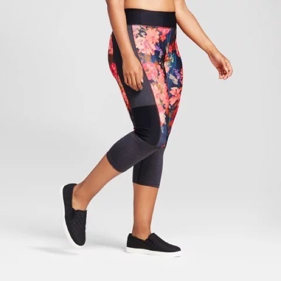 Joy Lab NWOT! Capri Active Black/Multi Floral Print Legging Size M - Picture 2 of 13